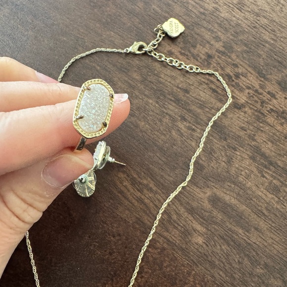 Kendra Scott set with White Stones - Picture 4 of 5